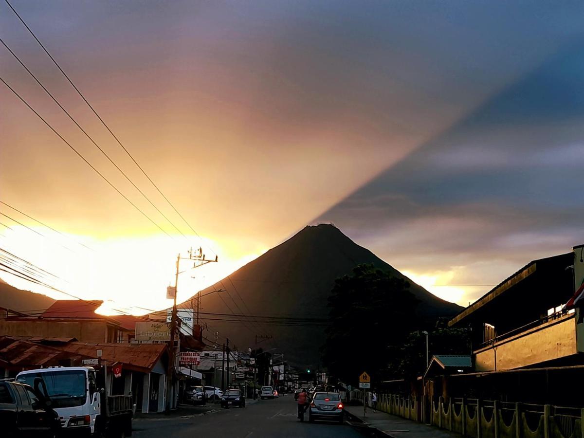 ラ・フォルトゥナ Arenal Poshpackerホステル エクステリア 写真