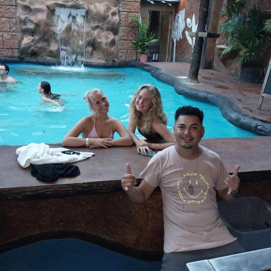 ラ・フォルトゥナ Arenal Poshpackerホステル エクステリア 写真